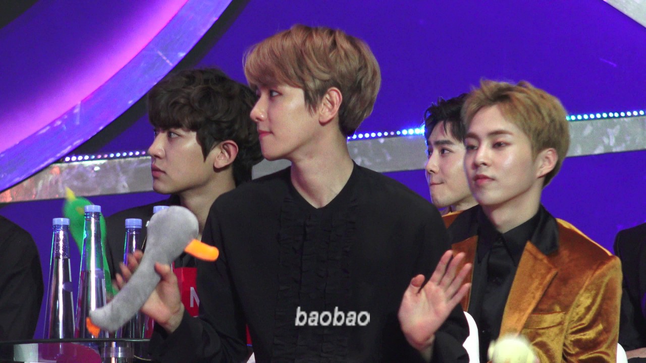 170114 GDA, Baekhyun Focus 백현 reaction to IOI performance