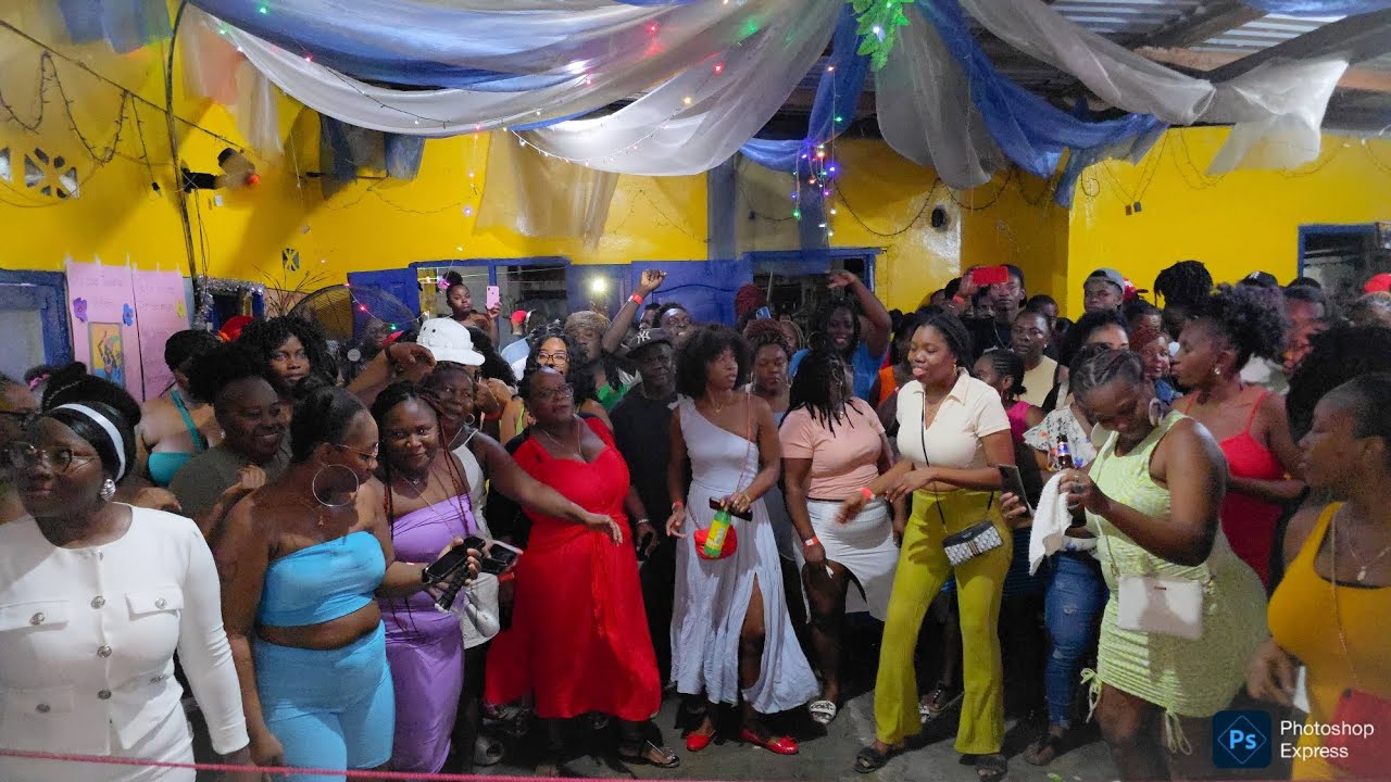 Los Machuqueros En barrio Cabañas Celebrando el dia de la Mujer Hondureña, Merendero Delia Credit JB