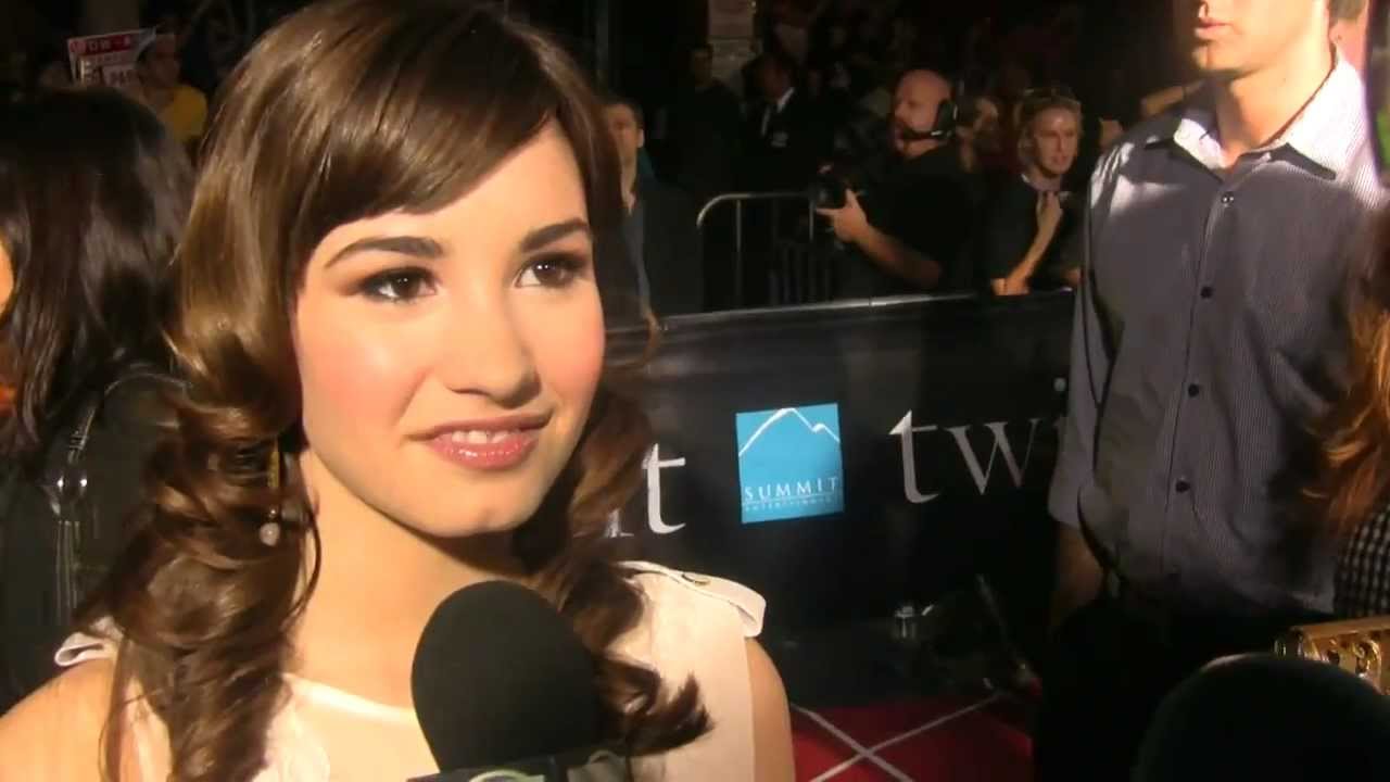 Demi Lovato's Old Vid 2008 / Twilight Premiere / Selena Gomez / PPP Disney Movie