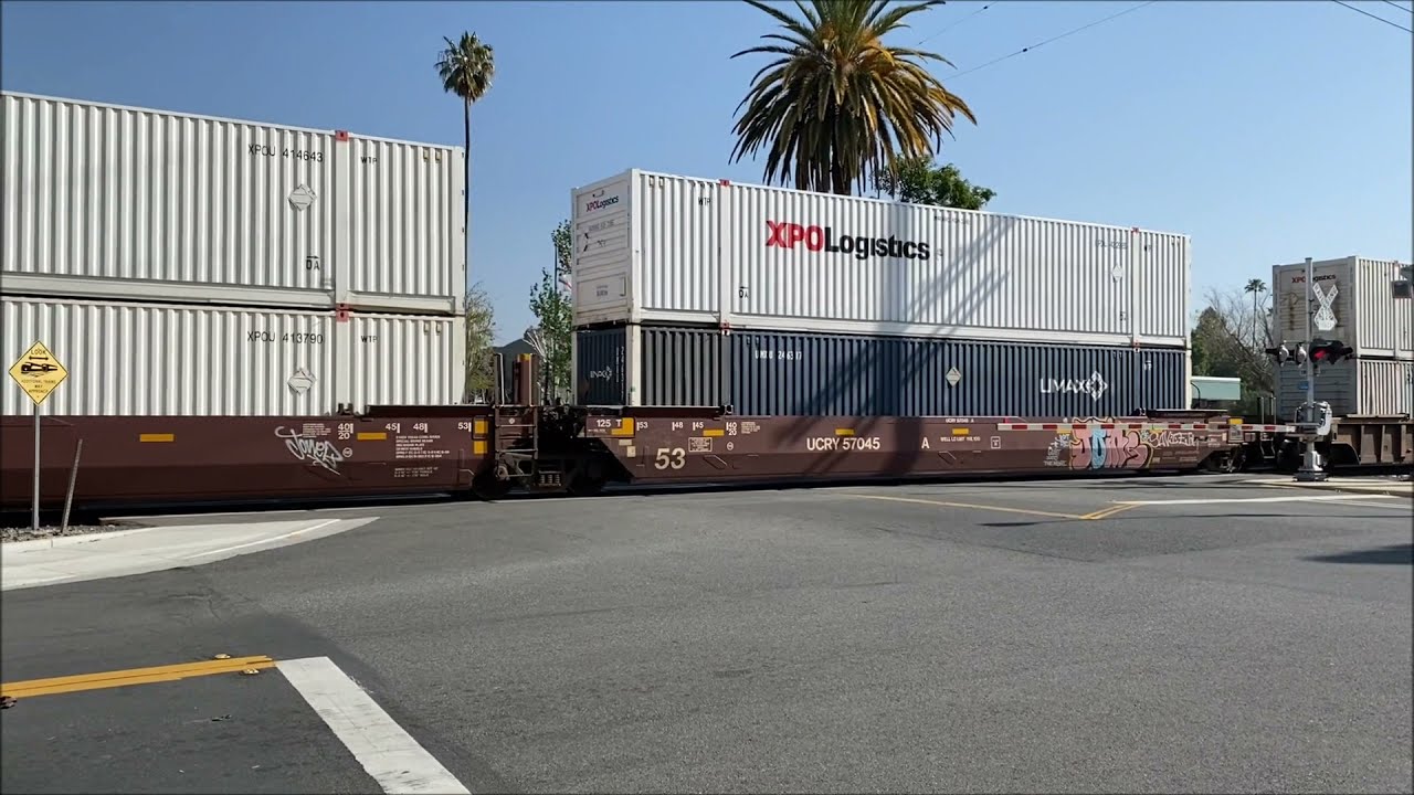 Union Pacific/Metrolink Riverside Line - Brockton Av Railroad Crossing Riverside, CA (+WAYSIDE HORN)