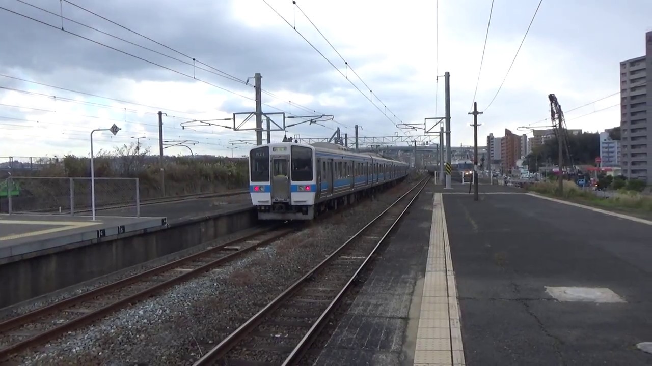 JR九州 415系FM1515編成ドア窓更新車　八幡駅 発車　2017年12月9日