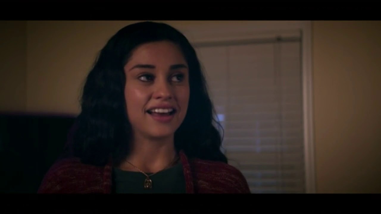 Stargirl 1x04  Yolanda parents refuse to forgive her