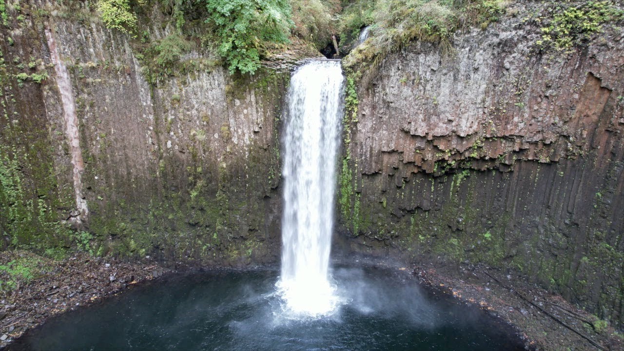 Oregon's Most Insane Cliff Jumping - 102 Feet