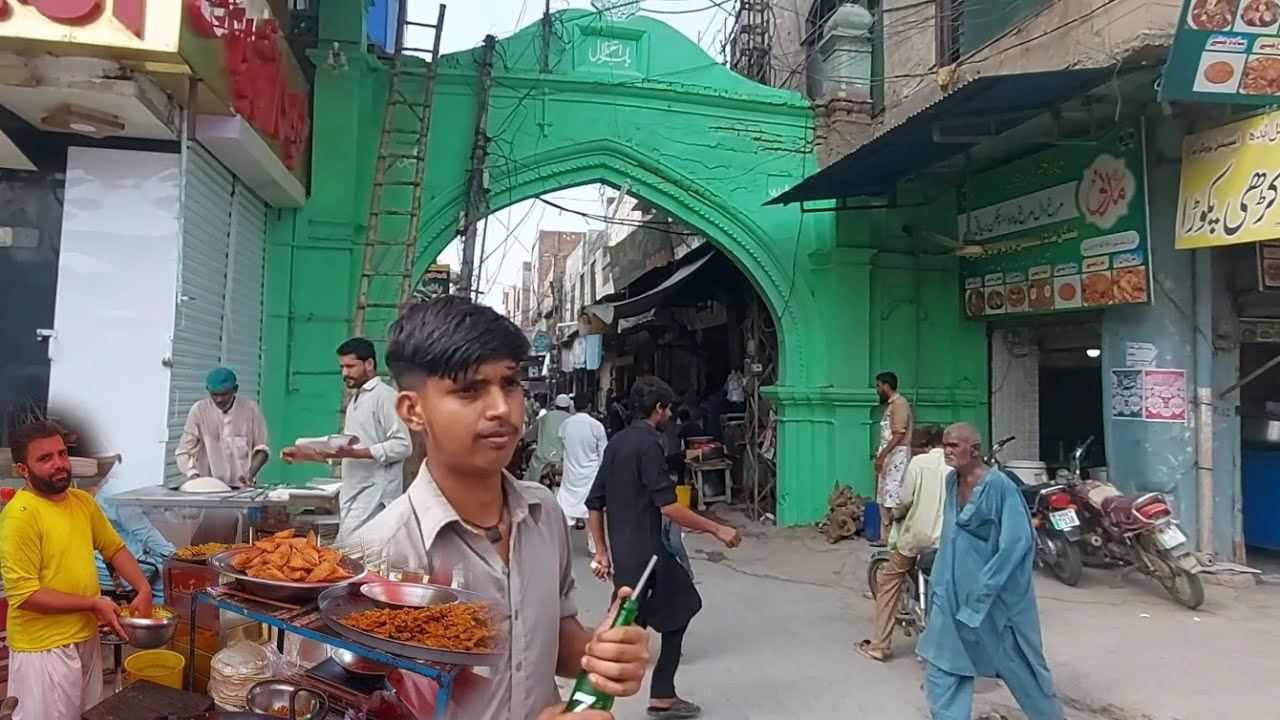 🇵🇰 Sargodha, Pakistan: 4K Walking Tour of Markets, Food and Culture