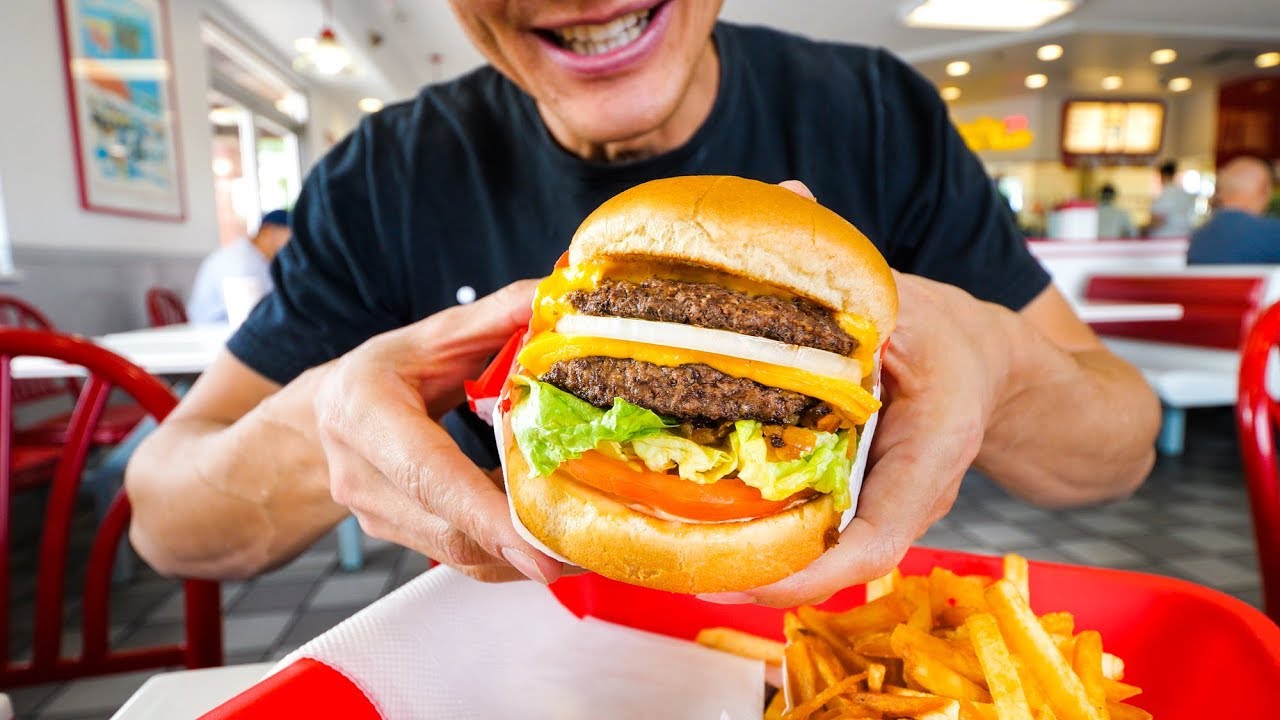 In-N-Out Burger VS. Five Guys (American Fast Food Review!)