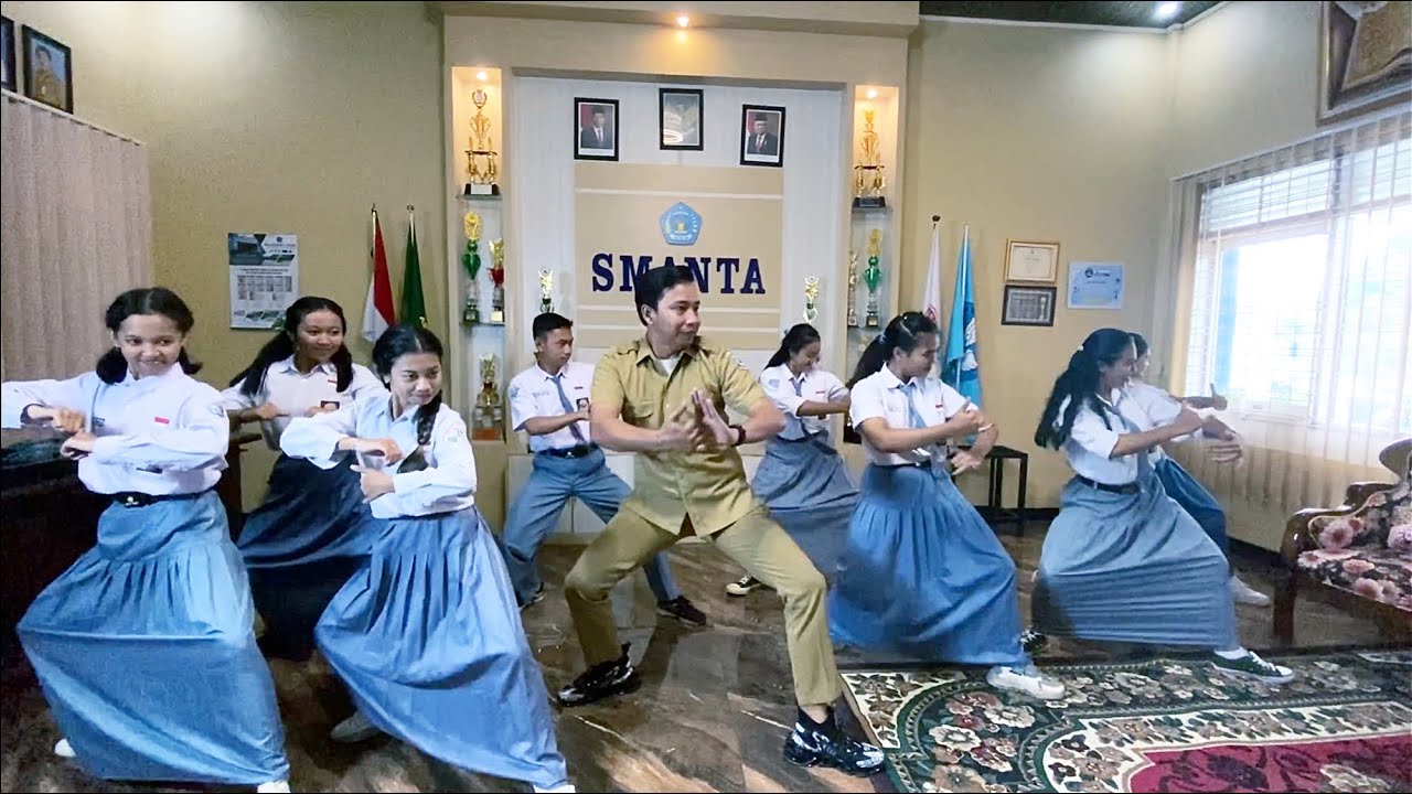Disana seni Disini seni || SMANTA dan SMKN 12 SURABAYA