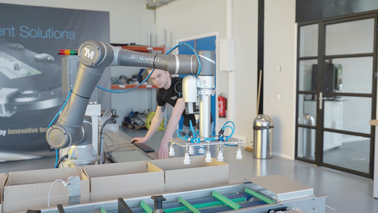 Flexibel, gebruiksvriendelijk en efficiënt: maak kennis met de Cobot van Stevast Techniek
