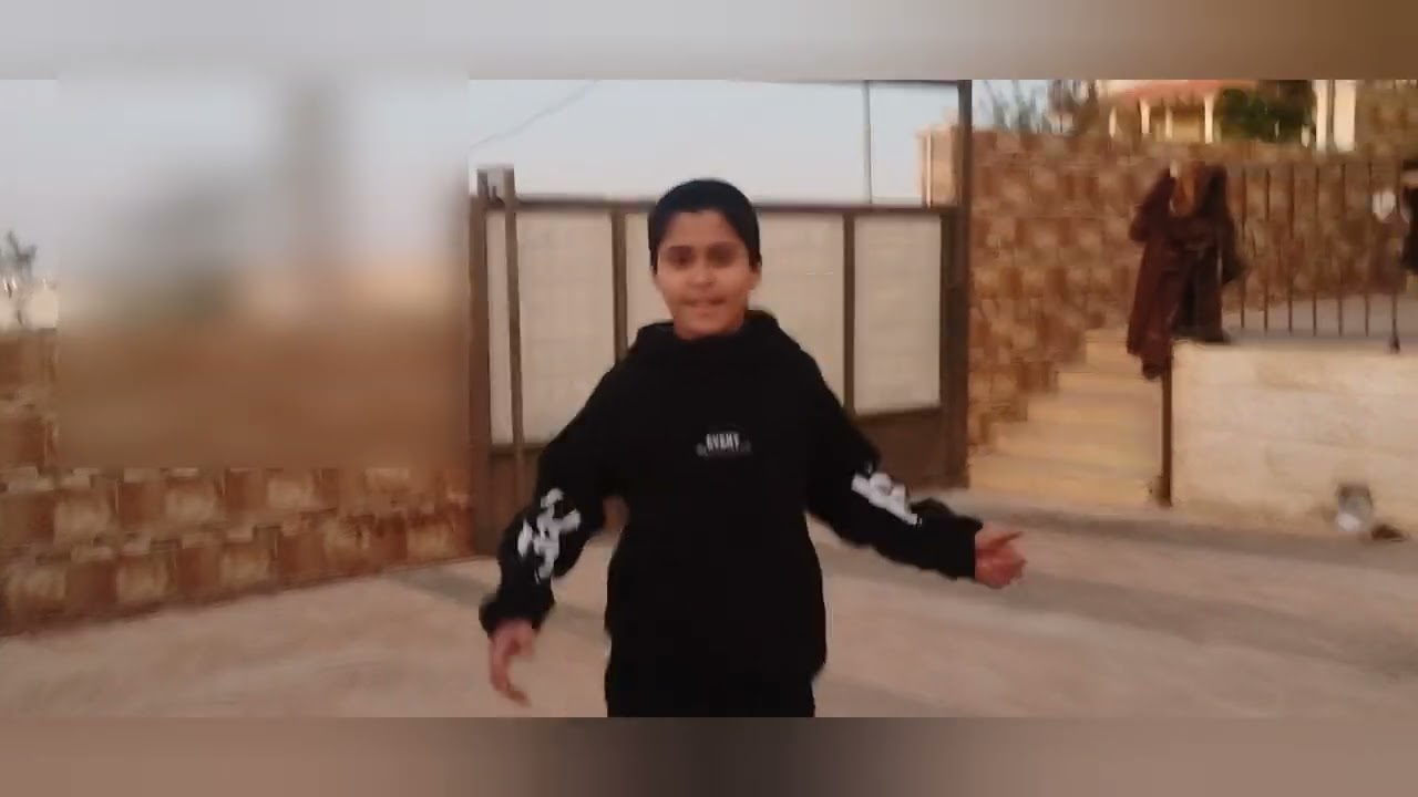سوينا تحدي كرة قدم 😱