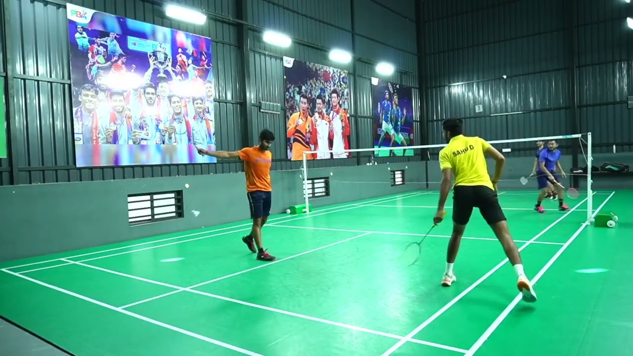 Playing with Halbertec 8000 Badminton Racket | High End Racket