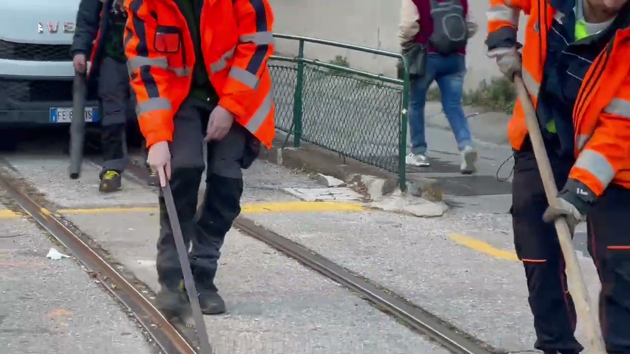 Prove tecniche del Tram di Opicina: in corso la pulizia dei binari