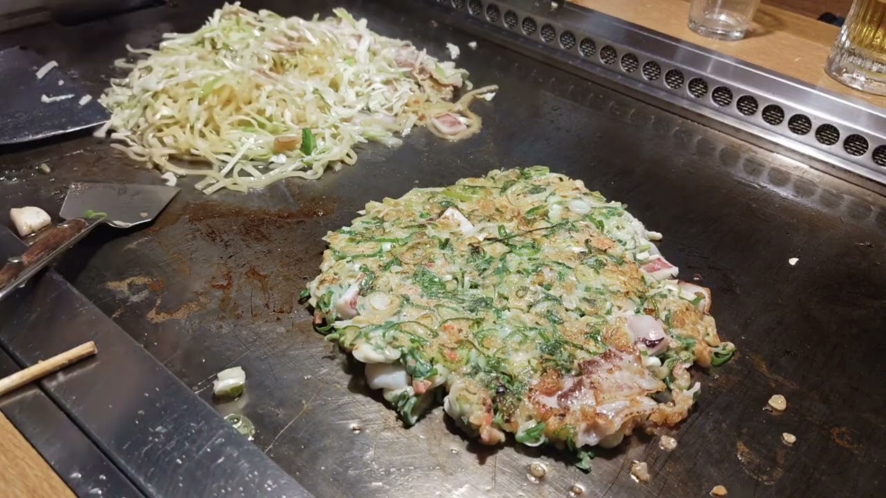 〆にネギ焼と塩焼きそばです。お好み焼き八代にて