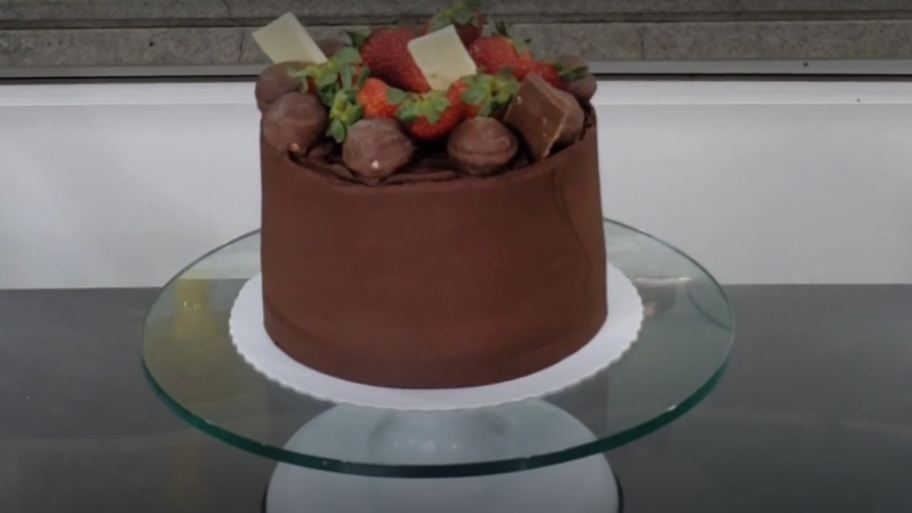 GANACHE PROFISSIONAL em MINUTOS! 🍫 (O Segredo dos Confeiteiros para Bolos PERFEITOS)