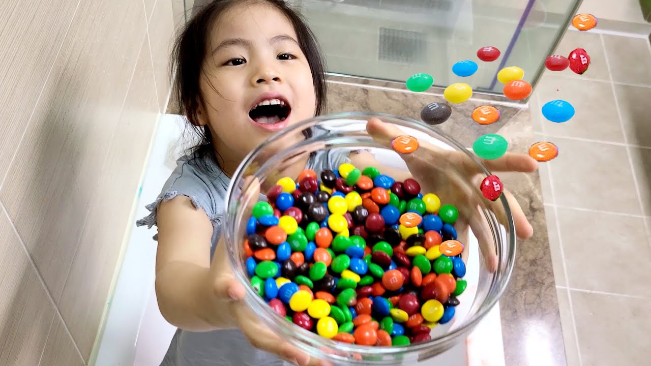 샤워기에서 초콜렛이? 서은이의 샤워기 초콜렛 핑크퐁 낚시놀이 색깔 오감놀이 Shower Chocolate