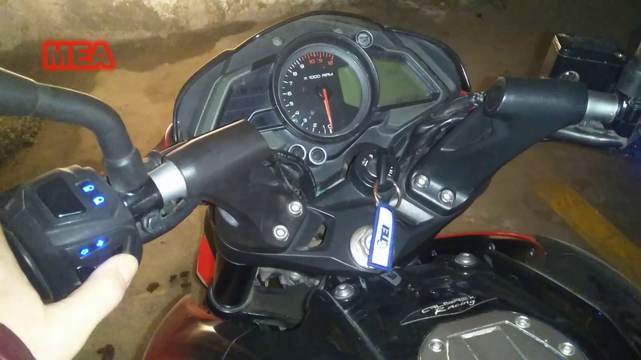 BAJAJ PULSAR NS200 