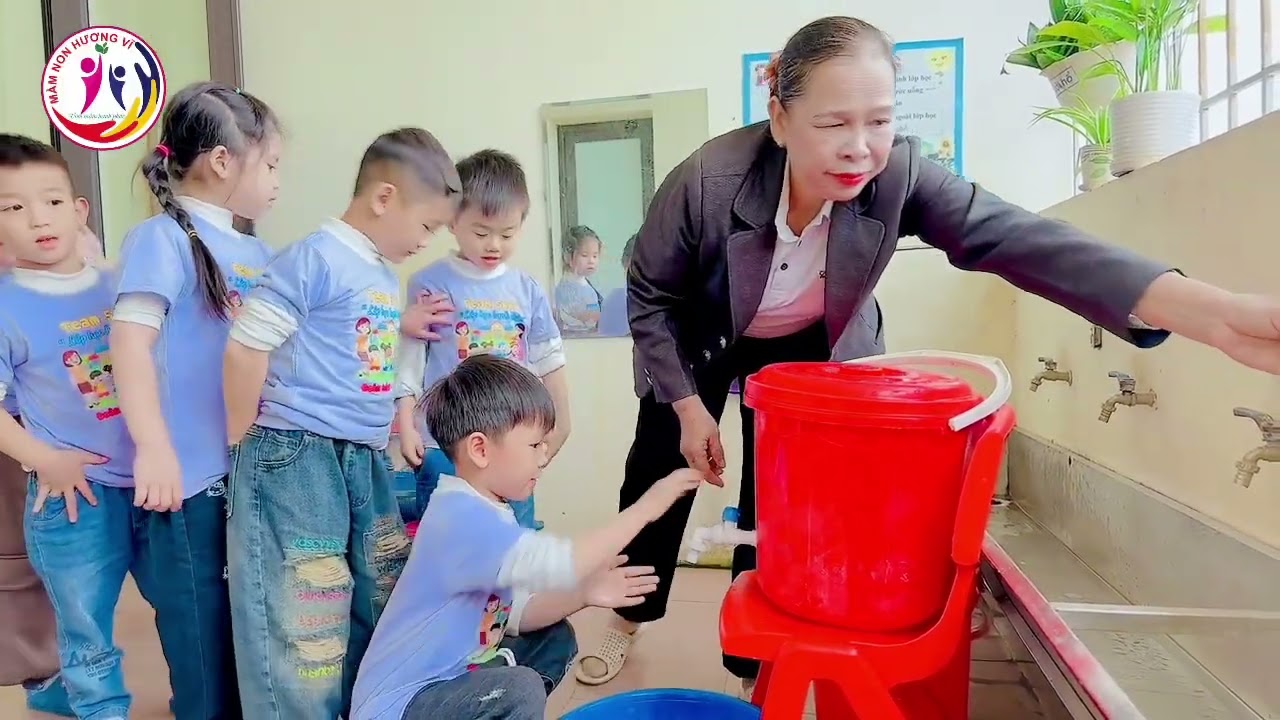 Trải nghiệm : Một ngày làm giáo viên mầm non. P/h: Nguyễn Thị Yến - Lớp 5-6 tuổi A1