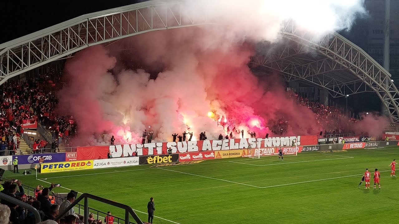 Galeria UTA Arad - CFR Cluj - 10.10.2022 - atmosfera incendiară 🔥🔥🔥🔥🔥🔥 #cfrcluj #utaarad