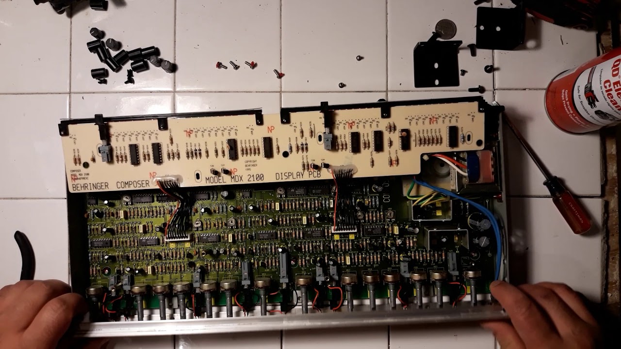 BEHRINGER MDX 2100 POTENTIOMETER KNOBS AND PUSH BUTTON CLEAN UP