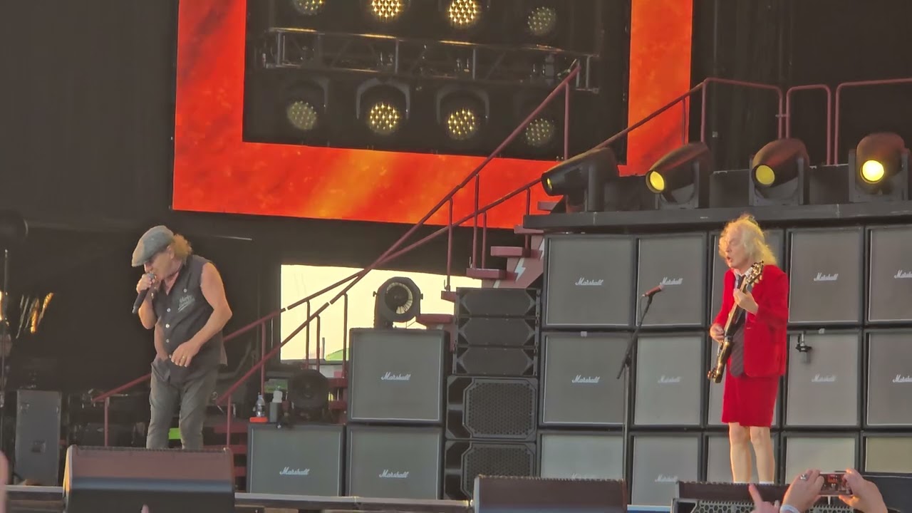 AC/DC - Shot down in flames live @ Karlsruhe 17-08-2025
