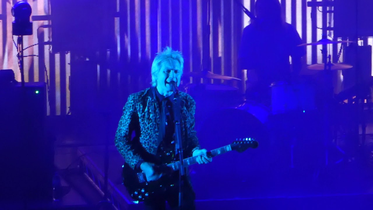 Franz Ferdinand - Paper Cages (live at the Corn Exchange, Cambridge)