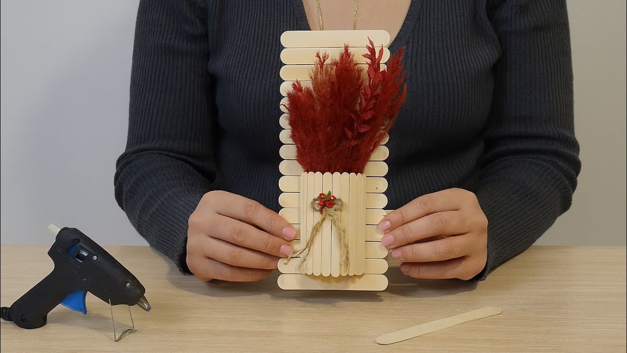 Decorate Your Walls with Handmade Wall Hangings: Beautiful and Simple Ideas!