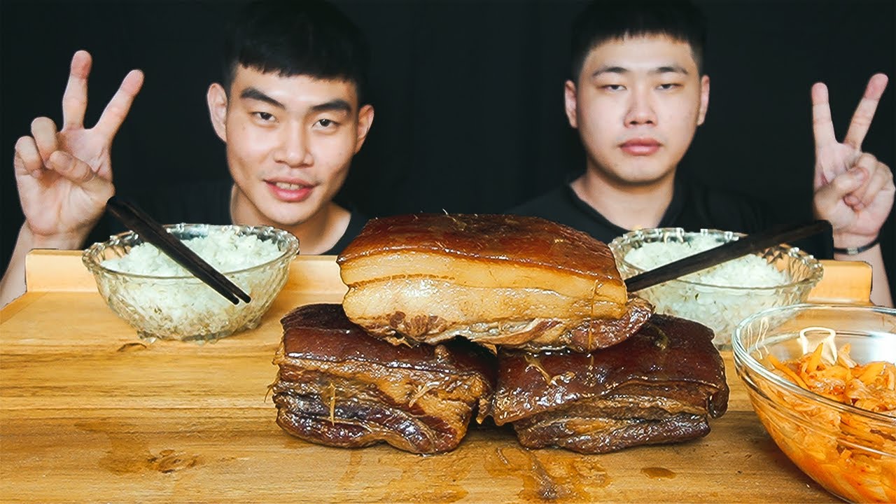 MAKAN BABI HONG (BABI KECAP) DIREBUS 2 JAM + KIMCHI