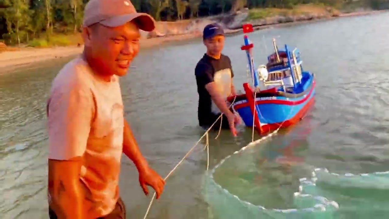 Ghe mô hình Ninh Thuận những chàn trai đam mê không phân biệt lứa tuổi