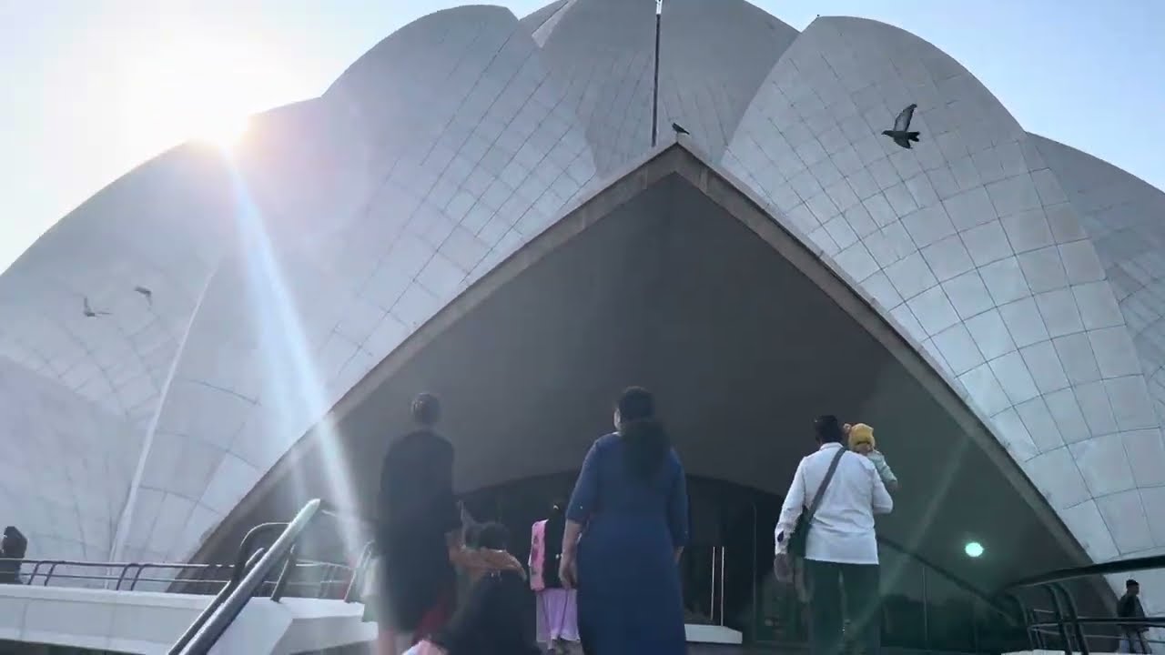 I Explored Delhi’s Most Famous Places in One Day Lotus Temple to India Gate |Paharganj & CP Maket ✨