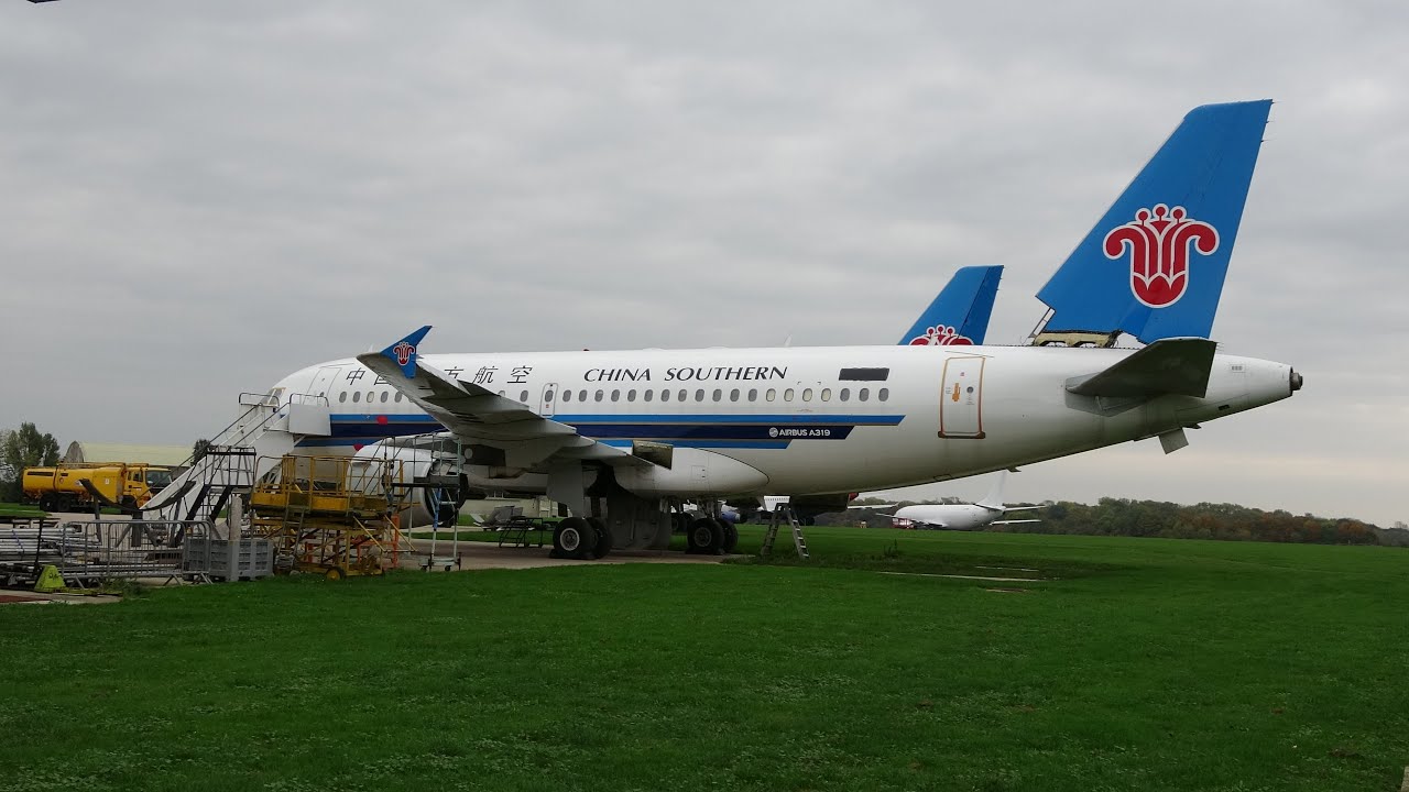 Cotswold Airport Spotting - Scrapyard - October 2025.