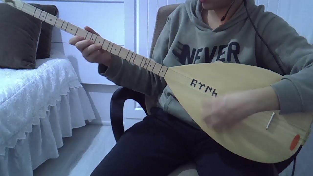 Bahçede Yeşil Çınar-Bağlama Performans