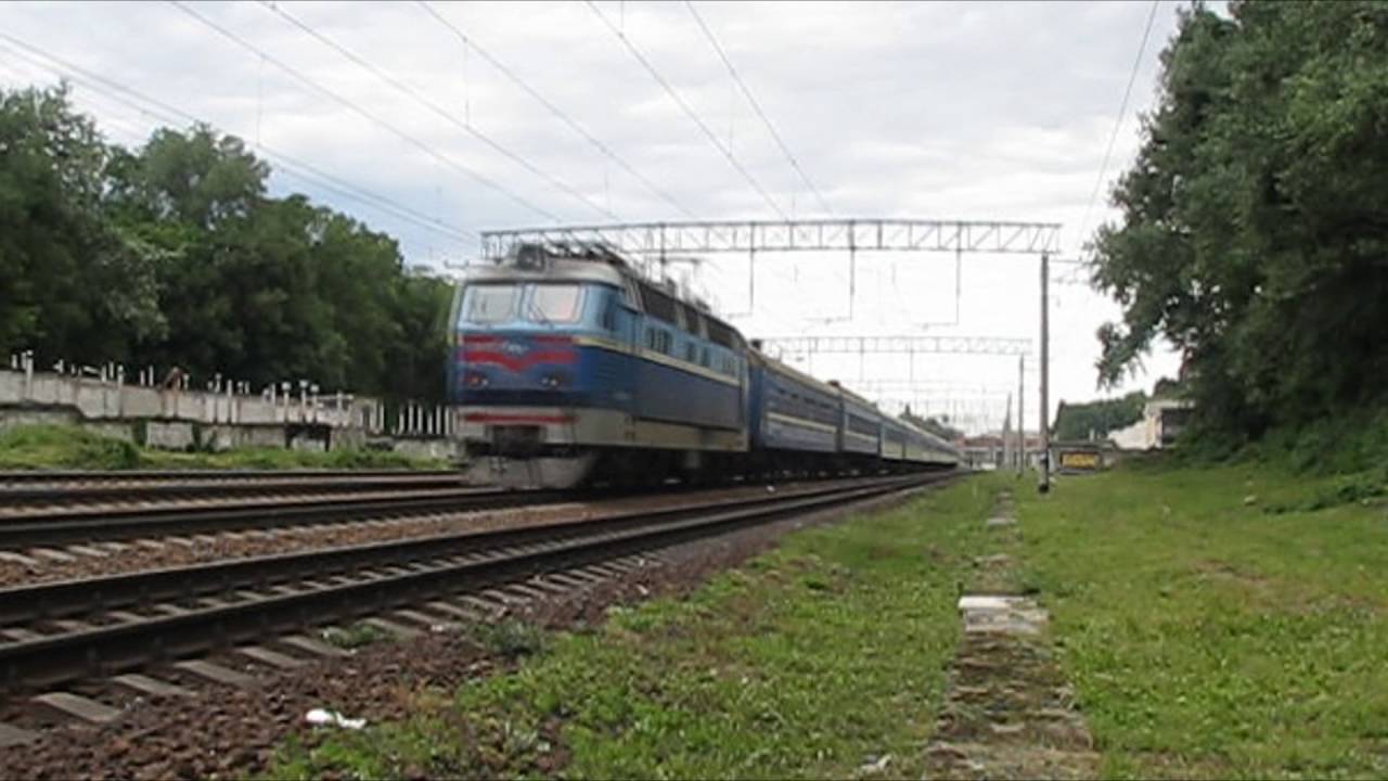 ЧС4-074 с поездом №769 сообщением Киев-Кам.Подольский