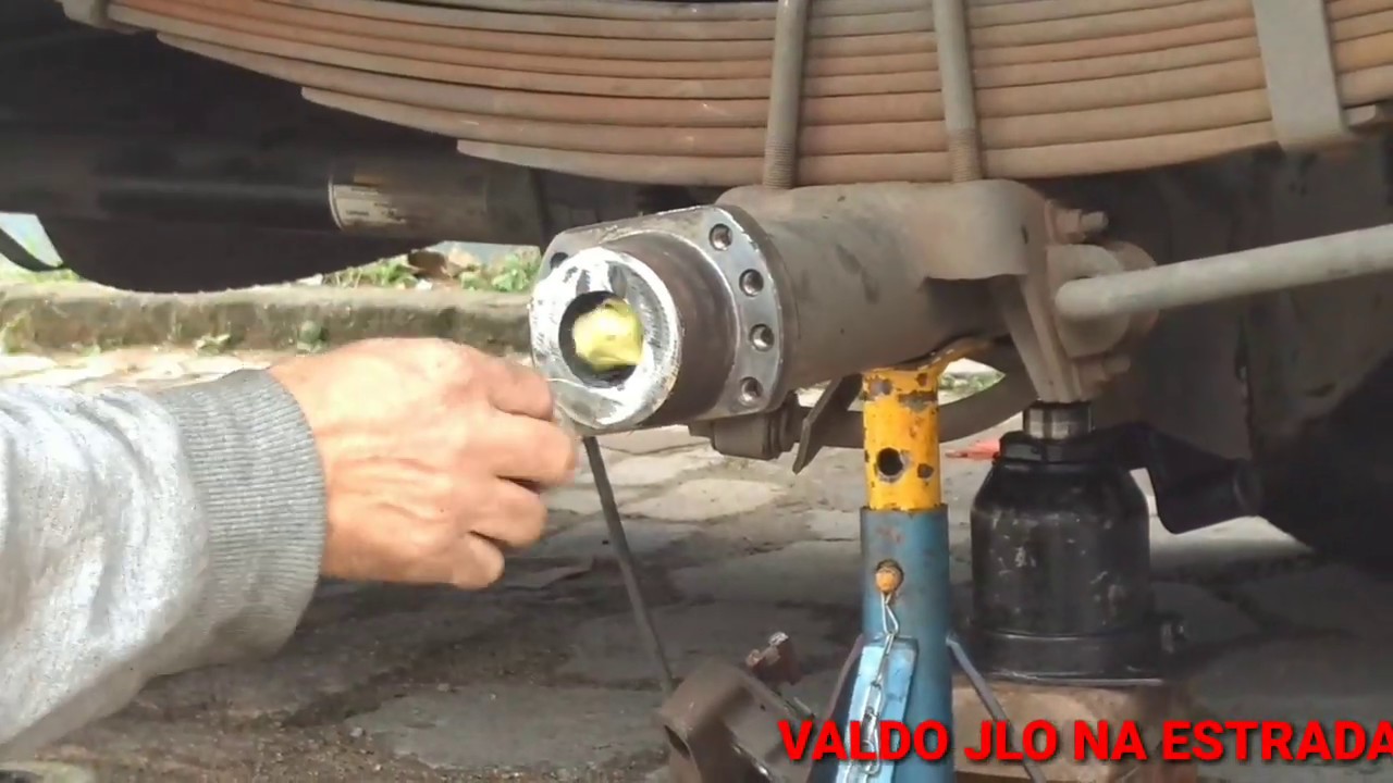 TROCANDO A PONTA DA CAPA ,QUEBROU O SEMI-EIXO IVECO DAILY S-14