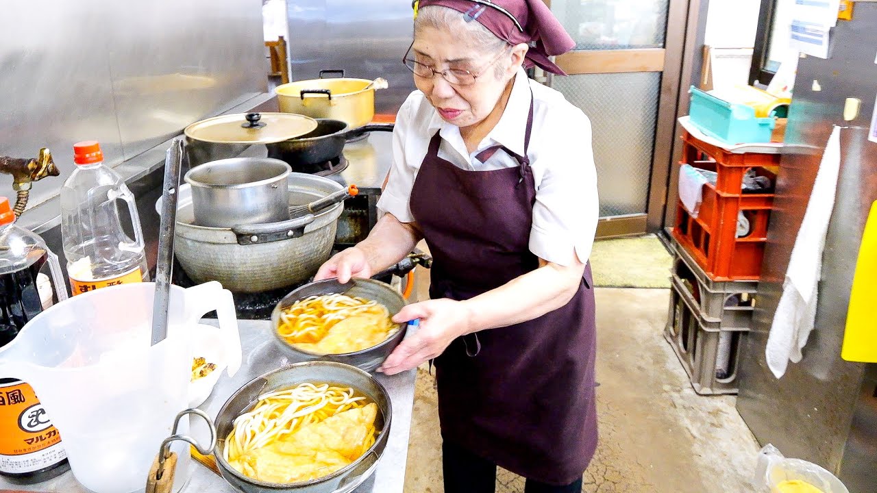 【石川】ドデカいなりうどん！カレーうどん！豆腐屋直営ボリューム満点うどん屋を達者な女将がぶん回す丨Japanese Udon Noodles