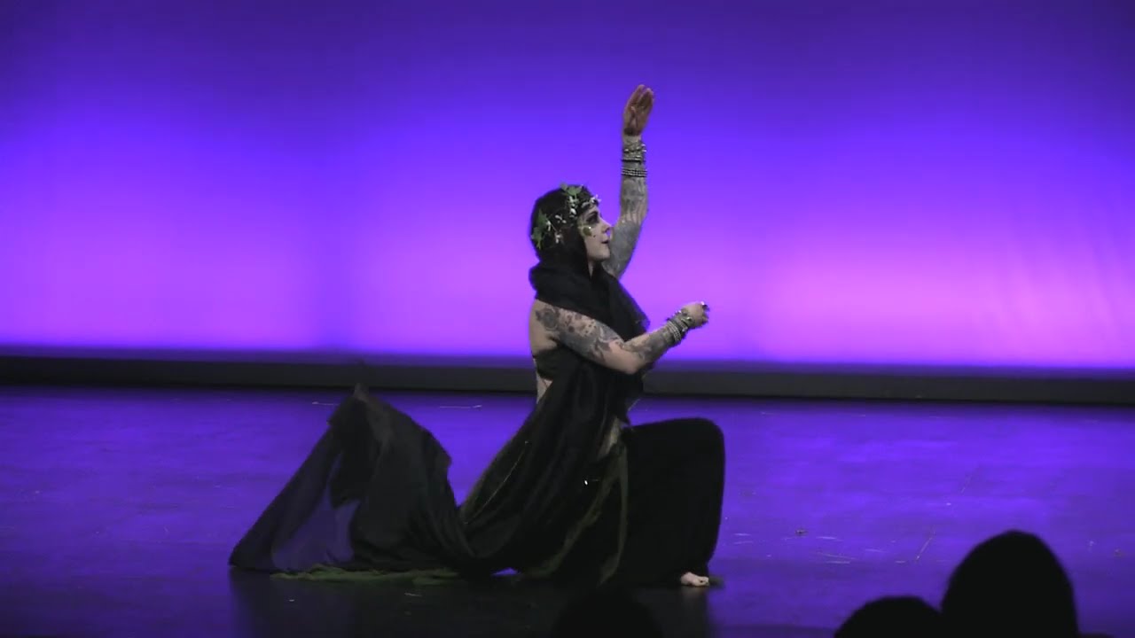 Belly Dancer USA 2025 Professional Fusion Winner Thorn Trinity