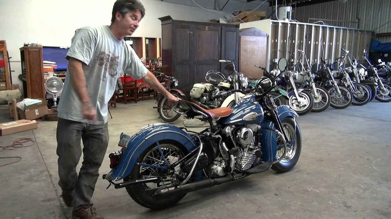 Hunting Harleys 1941 Harley Knucklehead AMCA Senior Award winner, mostly NOS restored
