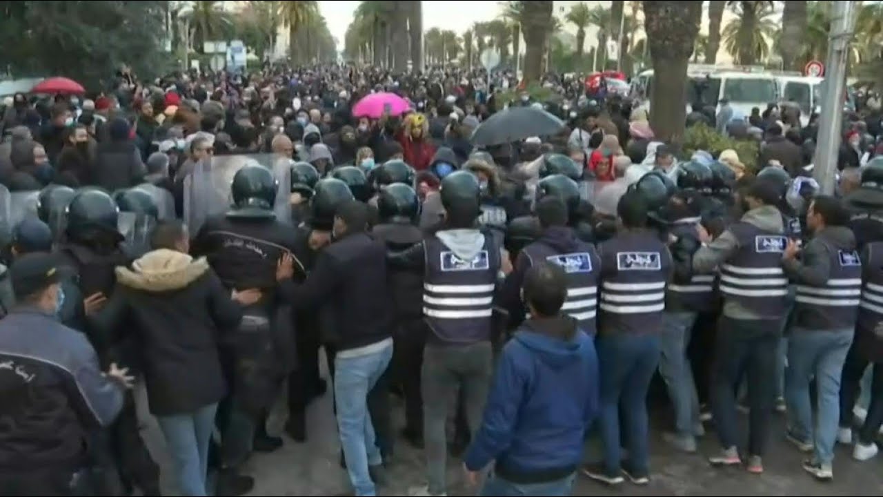 Tunisians defy ban to protest against President Saied | AFP