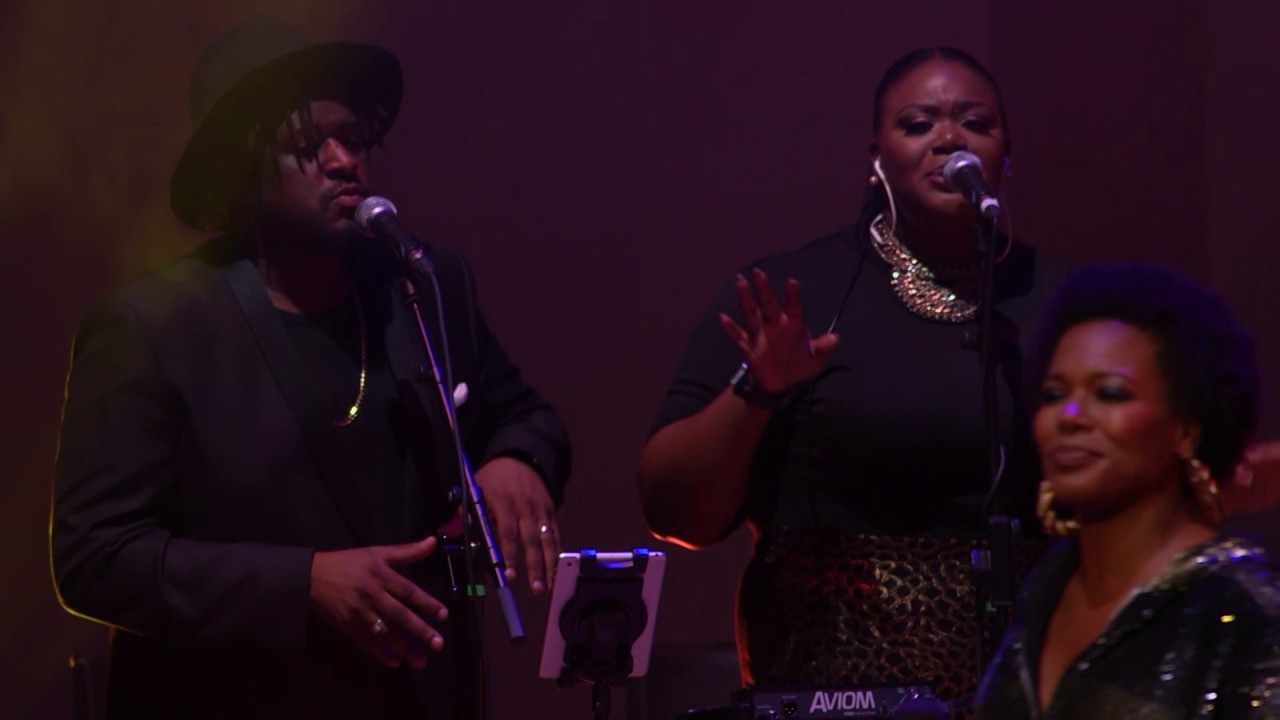 'Disconnected' | China Moses | live at MOBO Awards Pre-Show | 2016