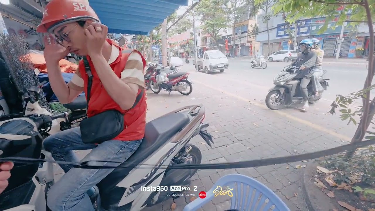 Hớt tóc chú Long ( Hải Long ) 23 Nam Kỳ Khởi Nghĩa . Nhìn đơn giản nhưng phải đặt lịch trước 