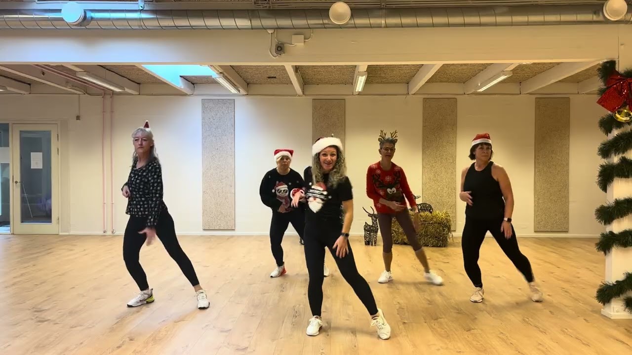9. December - Dans “Kære Julemand - Micky Skeel”