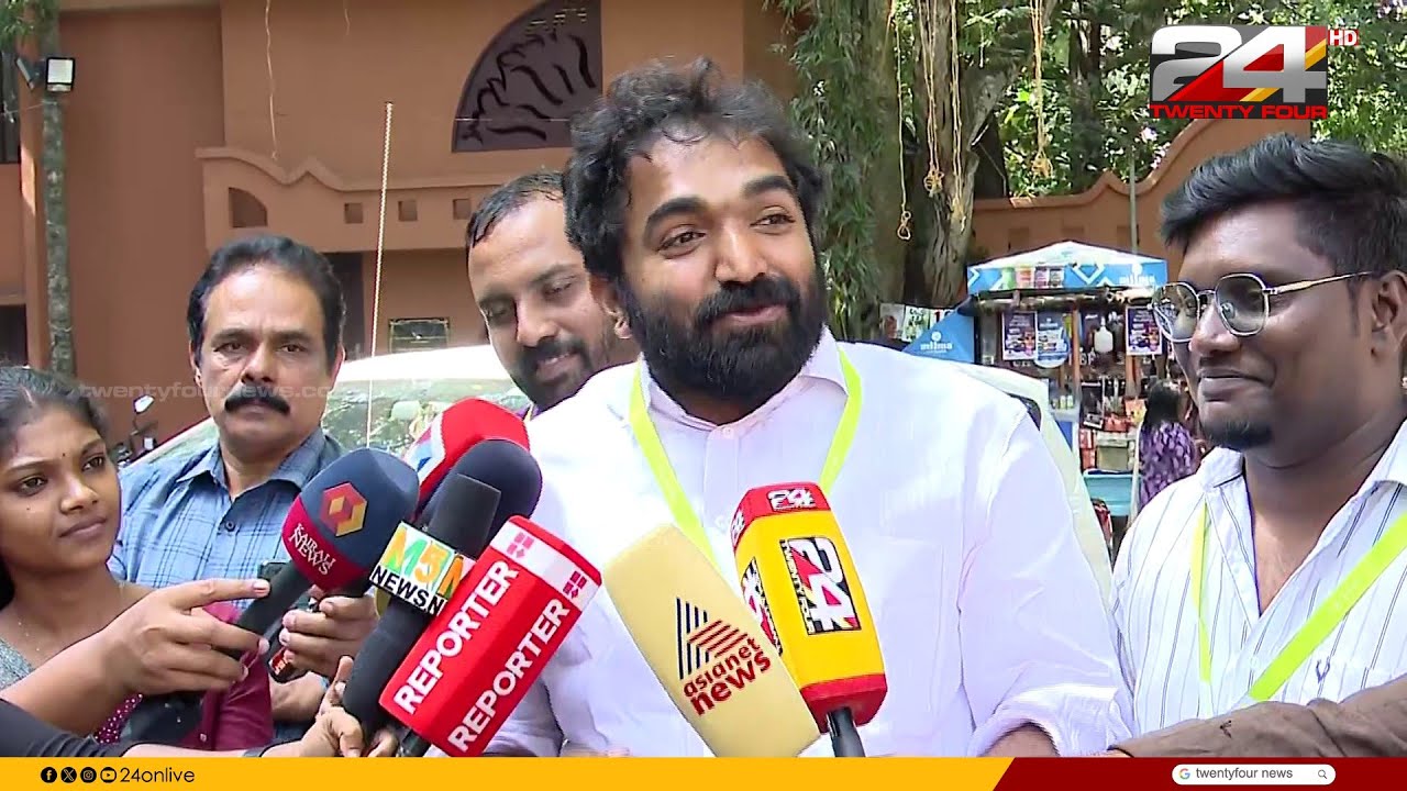 'പോറ്റിയെ കേറ്റിയേ..' പാടി ചാണ്ടി ഉമ്മൻ, 'കേന്ദ്രം സിനിമ വിലക്കുമ്പോൾ കേരളം പാട്ട് വിലക്കുന്നു'