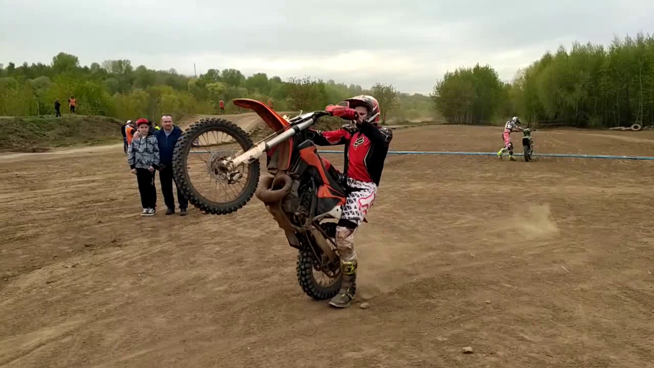 Slow wheelie training according to Offroad Fanatic and Maxon279. First steps.