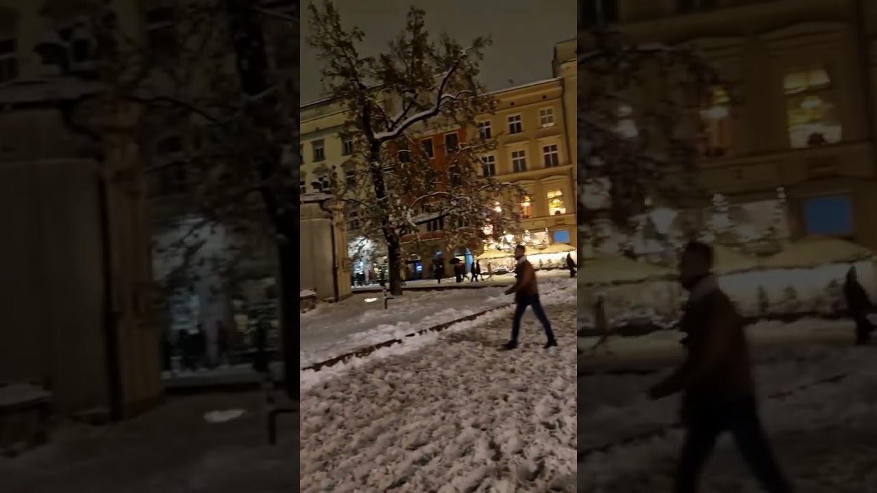 ❄️ Winter Magic in Krak&oacute;w | Snowy Streets, Christmas Vibes & Old Town Charm 🇵🇱✨#oldtown #snow