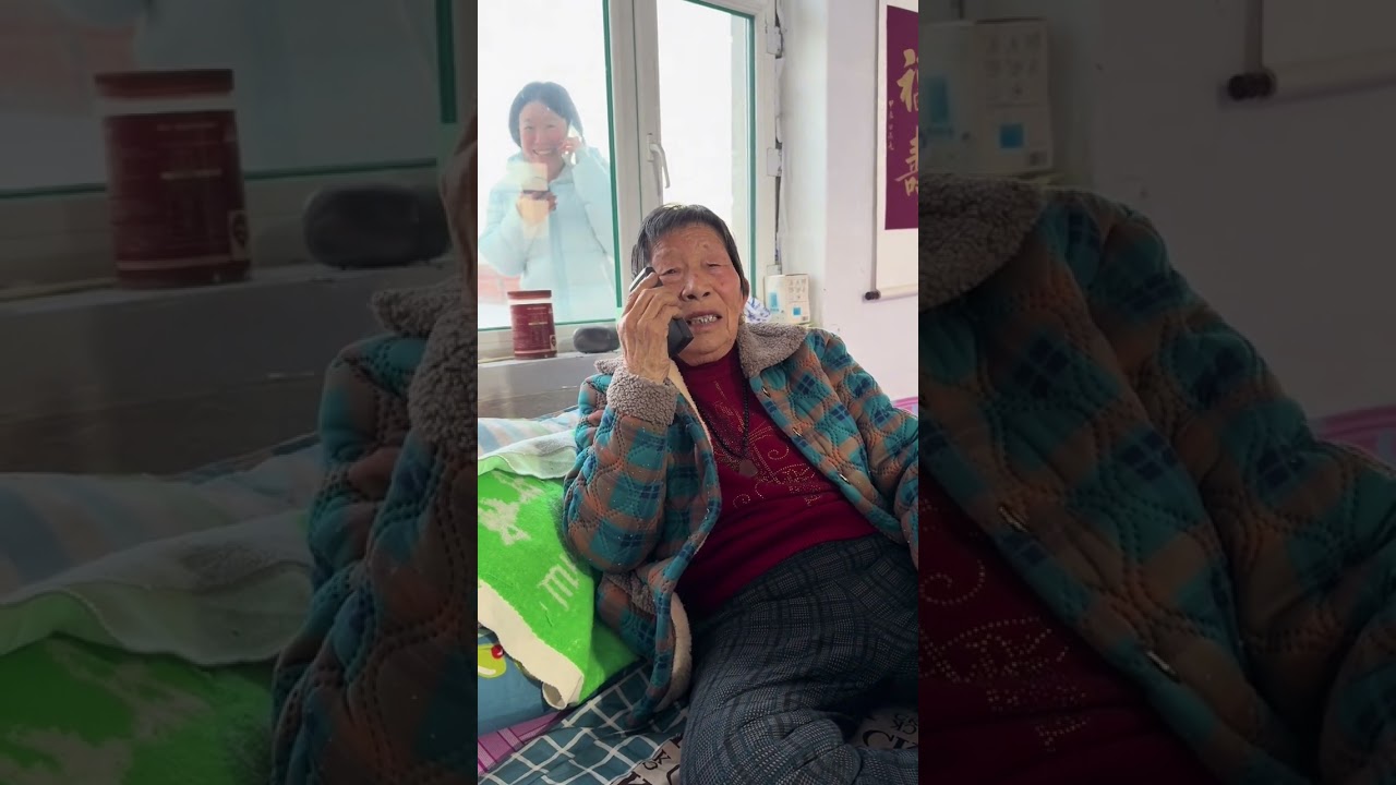 #我的乡村生活 #乡村生活vlog 神叉子冒充树懒导员给我奶打电话