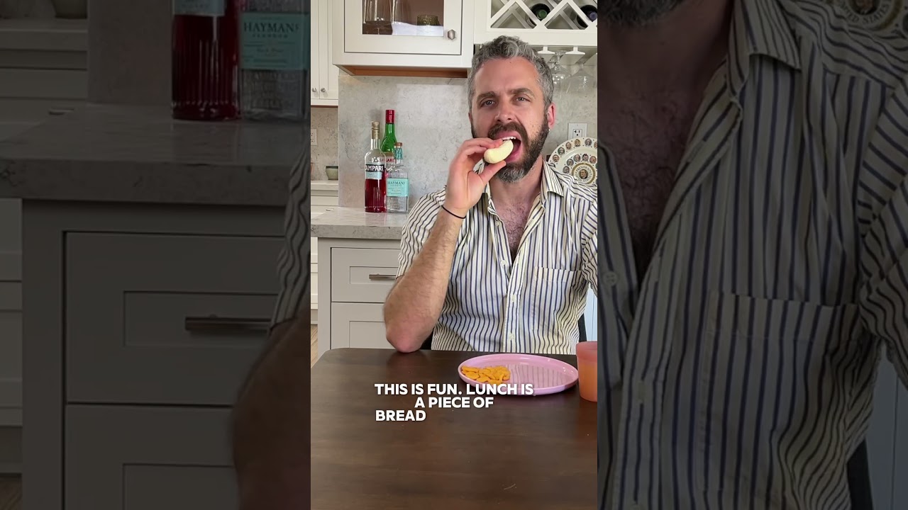 Jedzenie jak małe dziecko przez cały dzień