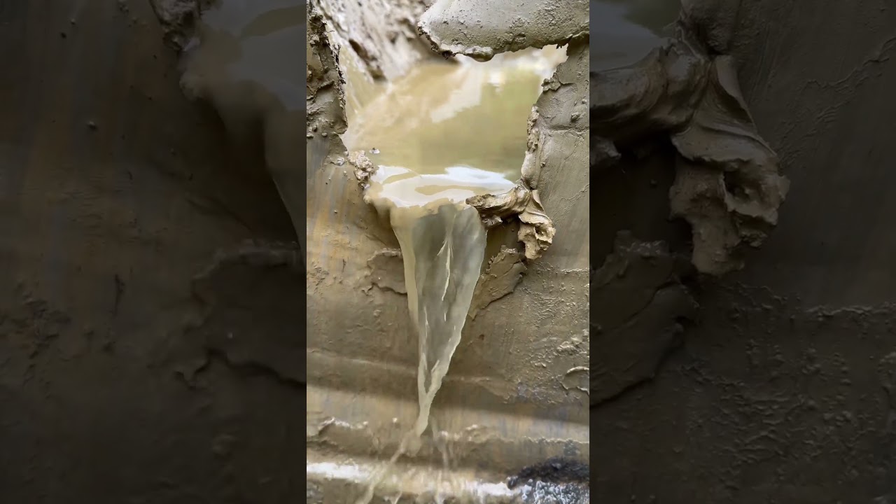Eliminate the water flow from the spring! #Soakaway #Construction #Water #shorts #subscribe