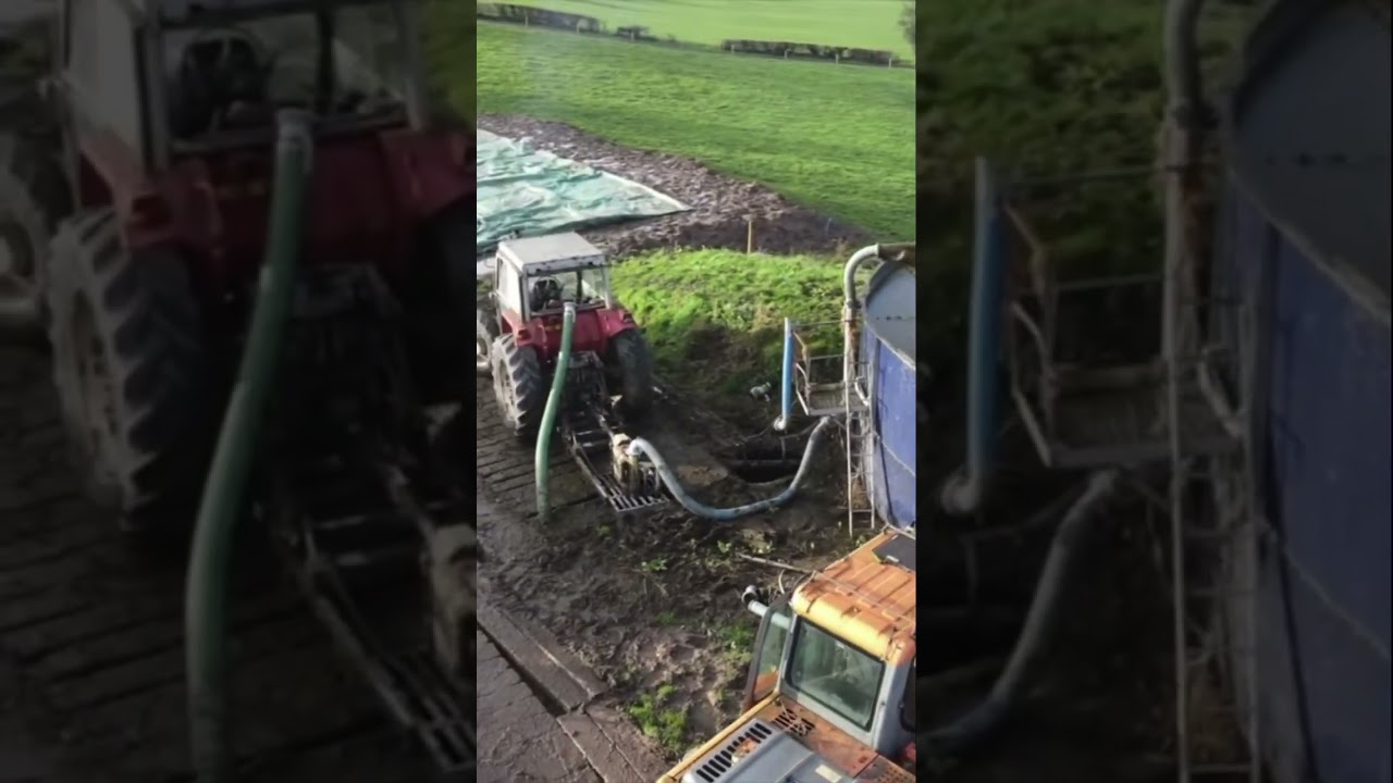 LAGOON STIRING 💩 #britishfarming #dairycows #digger #slurry #farming #fyp