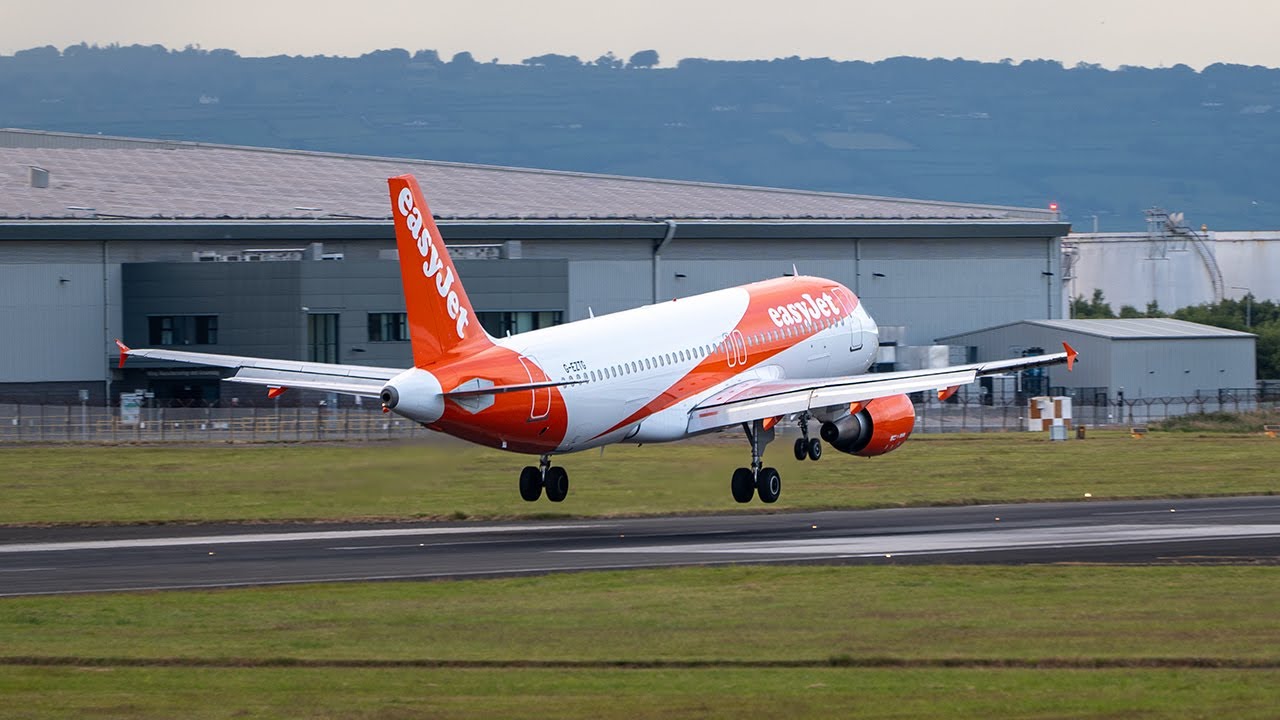 Hedge, Roof and Bridge action @ Belfast City Airport (BHD) : 7th July 2024