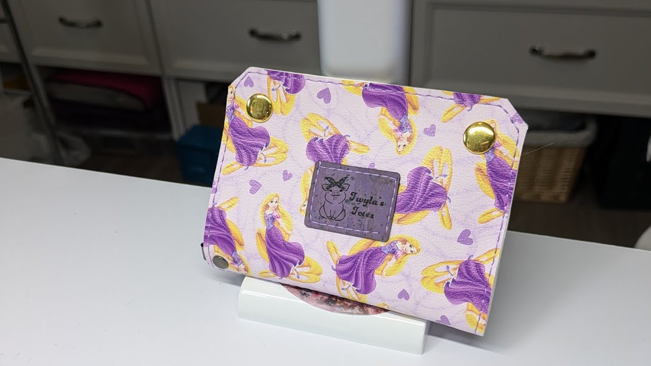 Brooke Bi-fold Wallet by @LindsHandmadeDesigns 