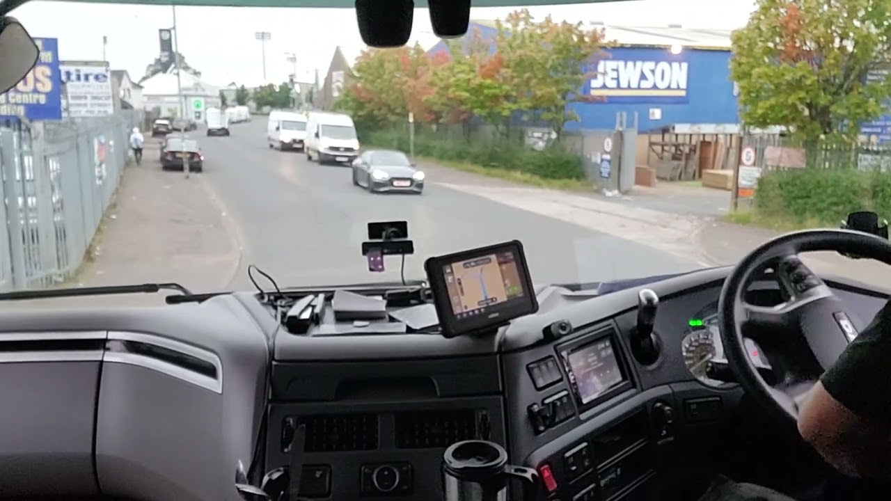 LGV/HGV A TIGHT reverse in on my good side Paisley Scotland