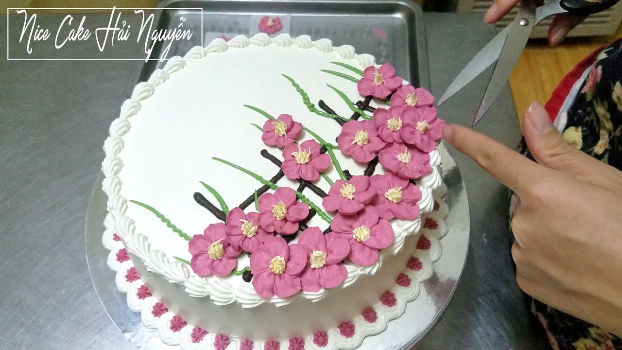 Bánh Sinh Nhật Trang Trí Hoa Đào - Đơn Giản Và Dễ Làm