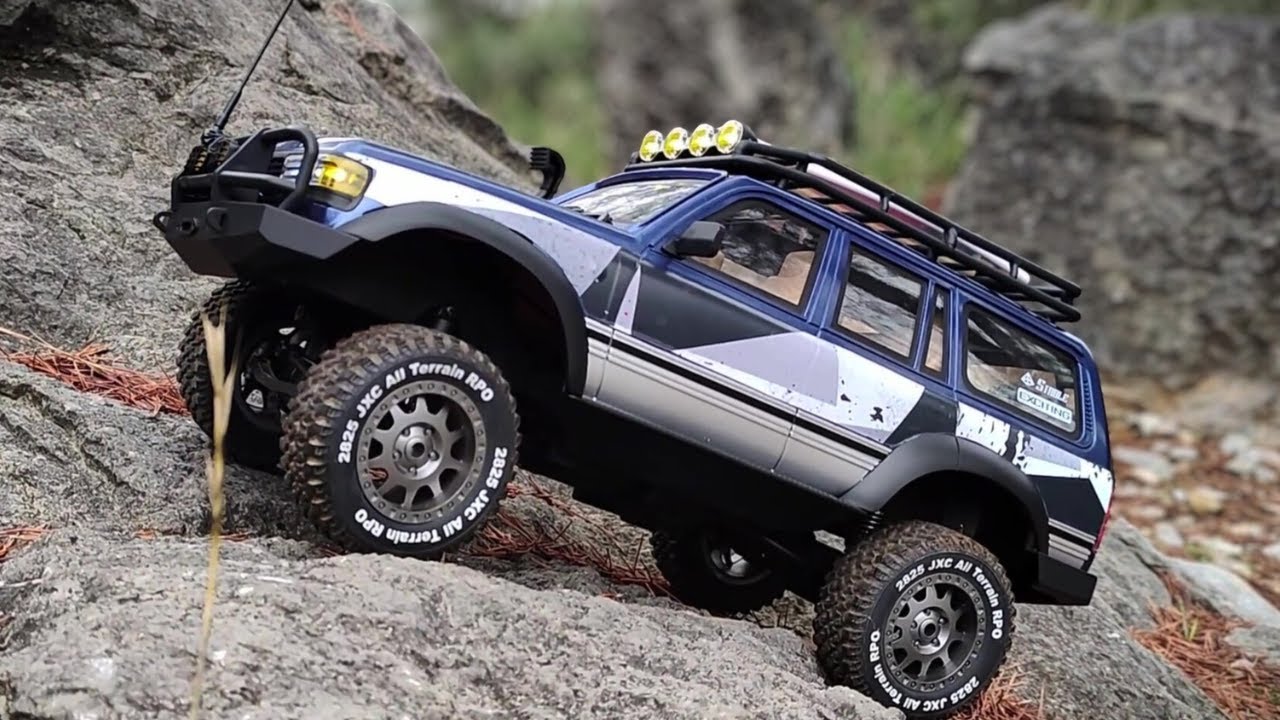 NEW LOOK JXC TOYOTA LC80 C5826 1/12  TOYOTA LAND CRUISER OFF-ROAD 4X4 ADVENTURE